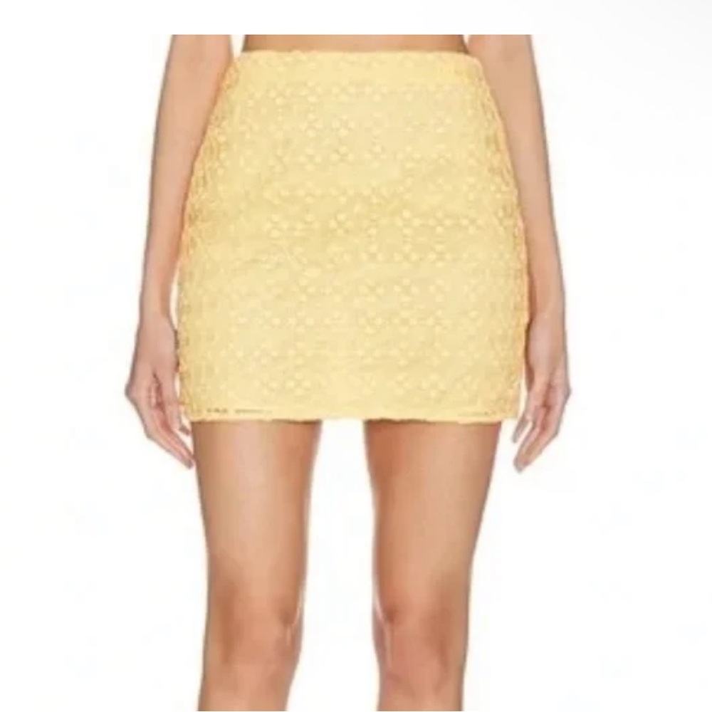 L’Academie Comilly Lace Mini Skirt XS Apricot Butter Yellow • Sold Out